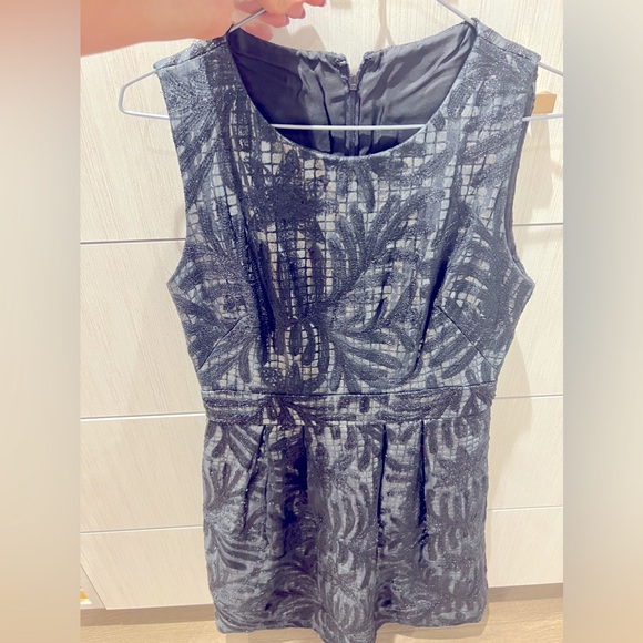 Stunning holiday dress, size 6 - Picture 1 of 3